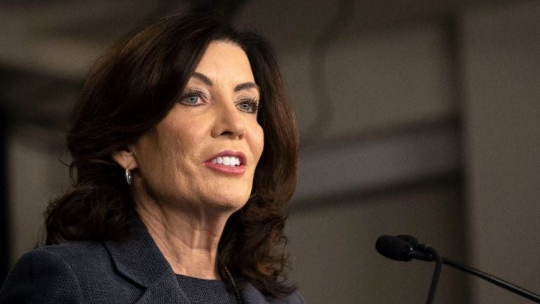 Kathy Hochul les mandó un mensaje a los aficionados de Pittsburgh 