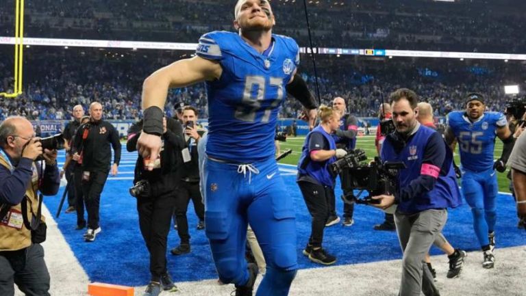  El emotivo momento de Aidan Hutchinson en la victoria de los Detroit Lions