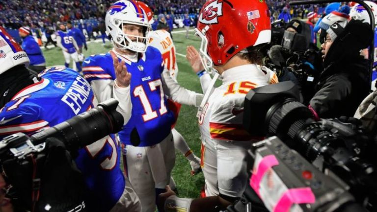 Patrick Mahomes elogió a Josh Allen tras victoria de Chiefs