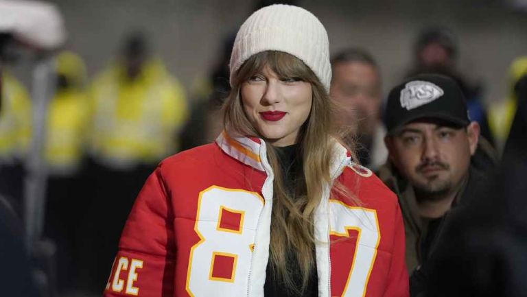 NFL: Pablo Viruega se disculpa por comentario sobre Taylor Swift