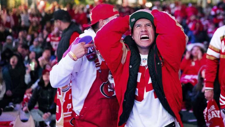 Aficionados de 49ers rompenes televisor tras la derrota de su equipo en el Super Bowl