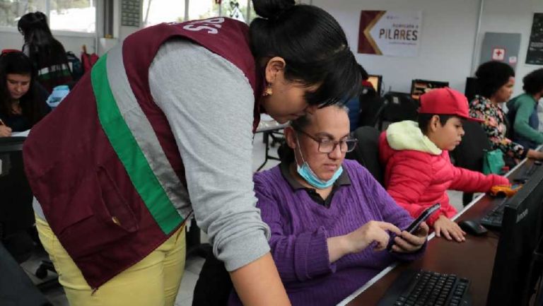 PILARES entregará becas para mujeres estudiantes de 30 años en adelante