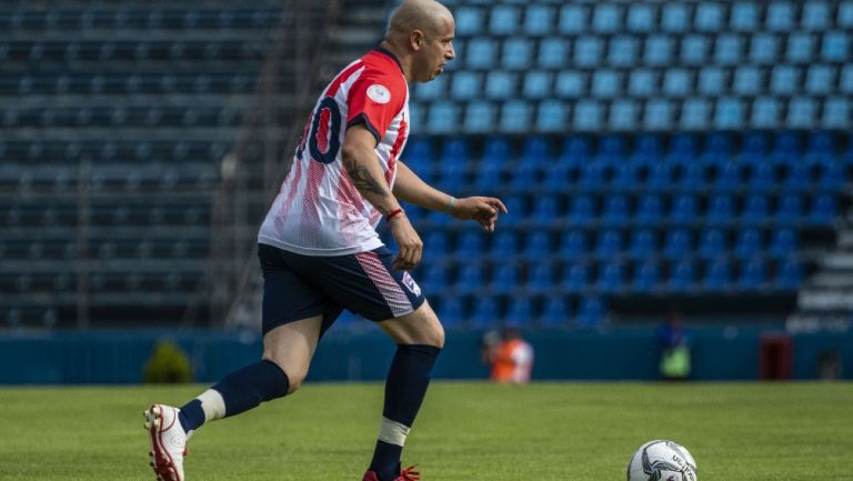 'Bofo' Bautista se luce con gol espectacular en su regreso a las canchas en Peoples League 