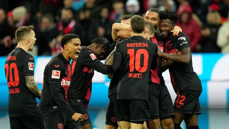 Bayer Leverkusen extiende su racha sin perder a un récord de 33 juegos con triunfo 2-1 ante Mainz