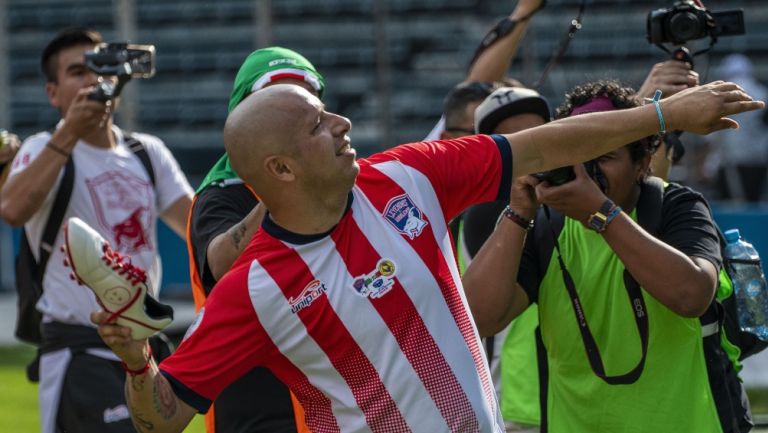 Bofo en partido de Leyendas contra América 