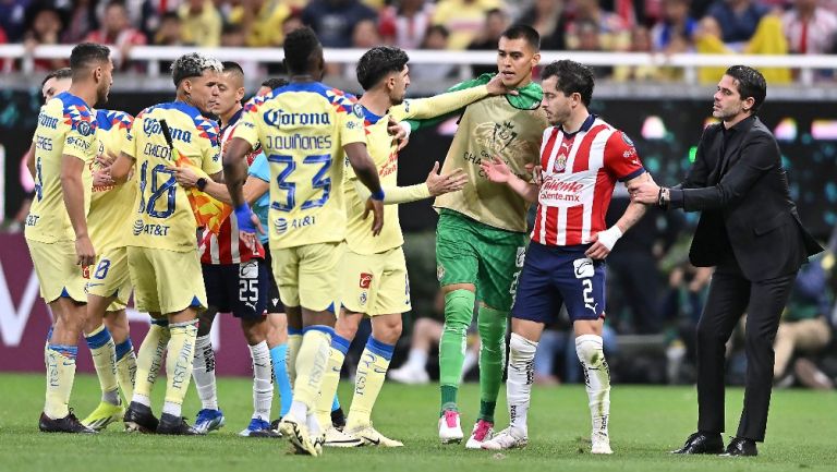 Chivas y América iniciaron conato de bronca en el Clásico Nacional