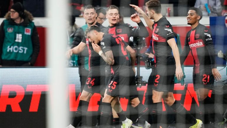 Bayer Leverkusen ganó sin brillo pero se encamina al título de Bundesliga