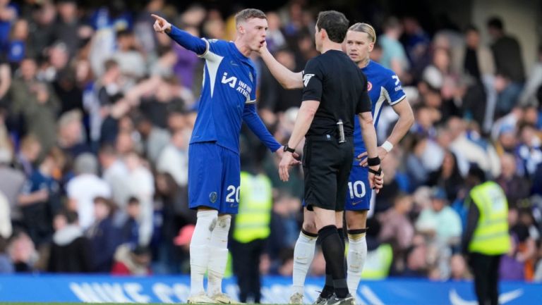 Chelsea desaprovecha ventaja numérica y deja ir el triunfo ante Burnley