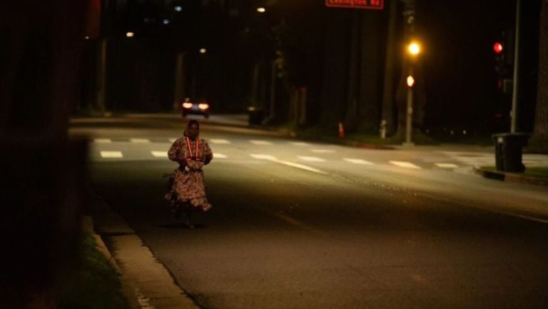 ¡Orgullo azteca! Mujeres rarámuris hacen maratón de Los Ángeles hasta Las Vegas