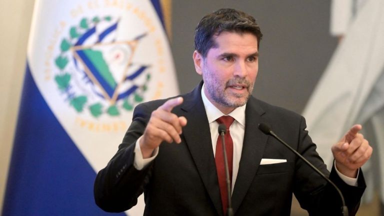 Eduardo Verástegui aplaude irrupción de la policía ecuatoriana en la Embajada de México