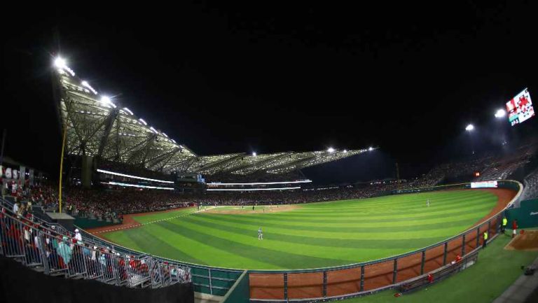 ¡Regresan a casa! El beisbol regresó al estadio de los Diablos Rojos para la nueva temporada