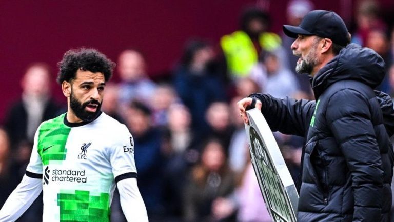 Salah 'explota' y encara a Klopp; Darwin intervine y evita una pelea mayor 