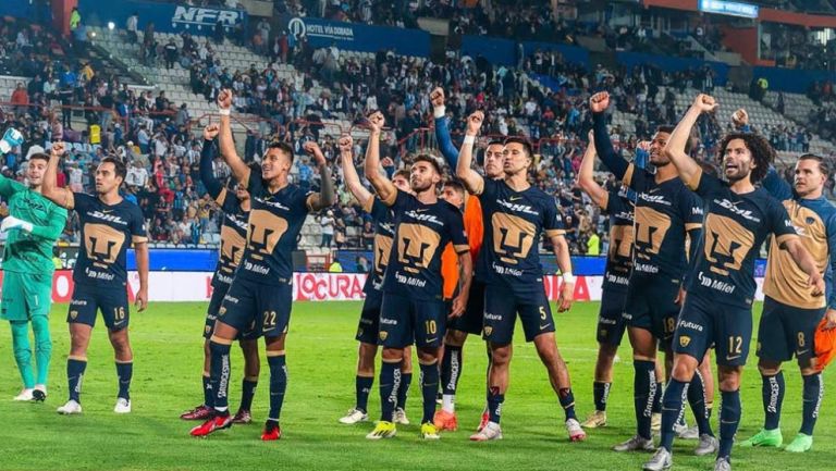 Pumas celebra tras ganar su boleto a la Liguilla, en Pachuca