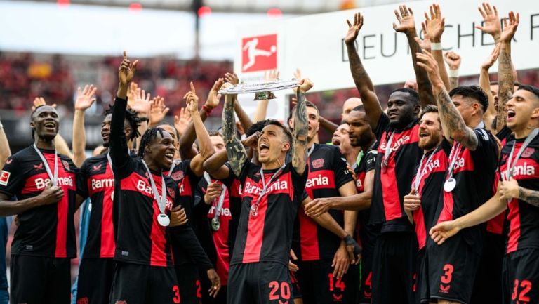 El Leverkusen celebra el campeonato invicto en la Bundesliga