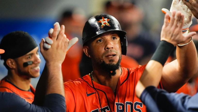 José Abreu fue cortado por los Houston Astros con 3 años de contrato aún