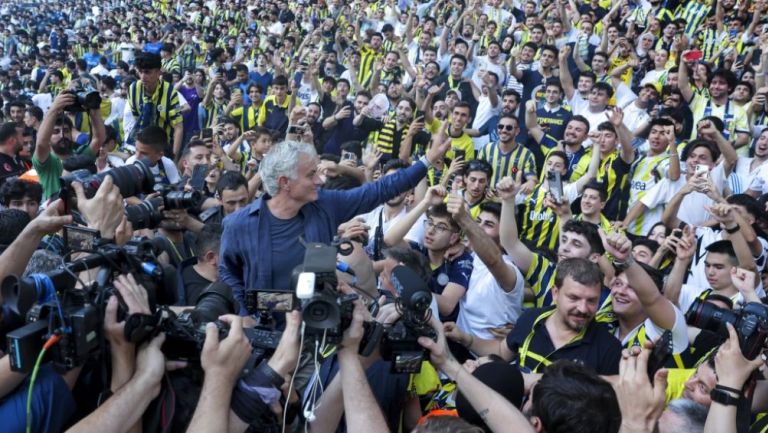 Mou ya sabe cuándo va a debutar con el Fenerbahçe