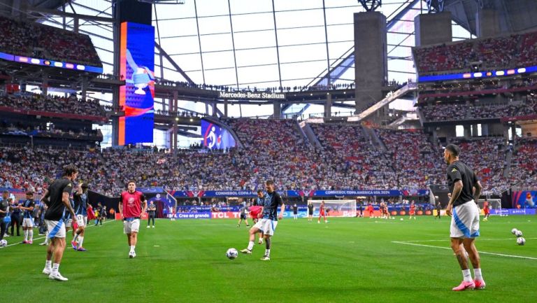 'Dibu' Martínez explota contra césped del Mercedes-Benz Stadium: "La cancha era un desastre"