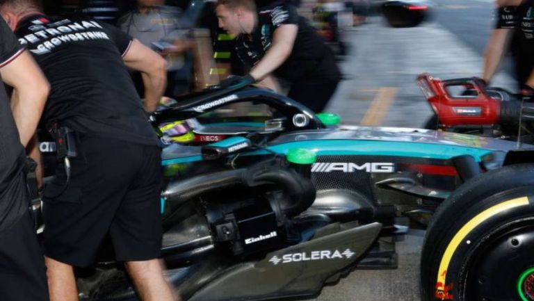 Acusan a Mercedes de sabotear el auto de Hamilton