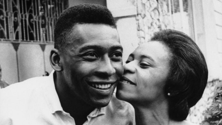 Muere madre de Pelé a los 101 años de edad, informa Santos de Brasil