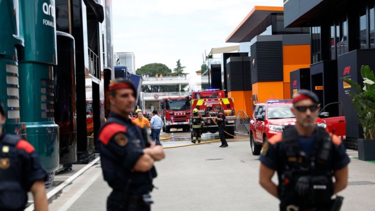 Hospitality de McLaren se incendia en el circuito del Gran Premio de España