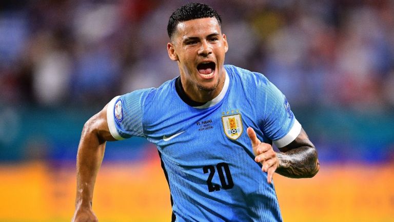 Araujo celebra su gol con la Selección de Uruguay ante Panamá