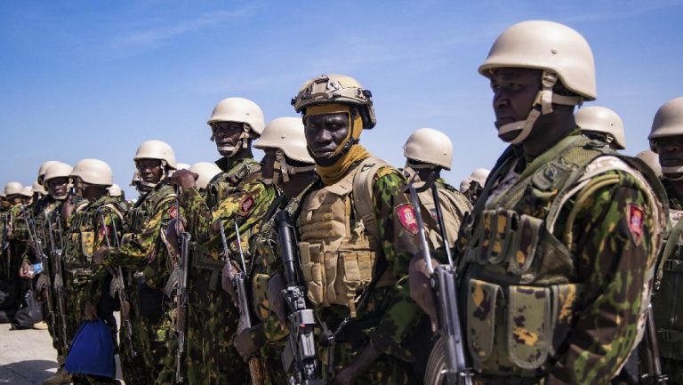 Elementos del ejército de Kenia mandó a sus hombres en apoyo de la ciudadanía.