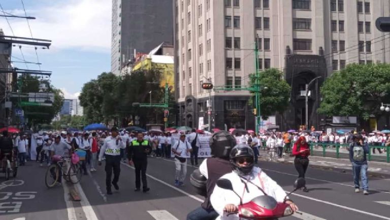 ¡Un caos! Manifestación del SNTE provoca cierres y afectaciones en el Centro de la Ciudad de México 