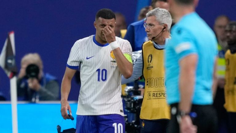 Mbappé, noqueado ante España tras golpe en la nariz