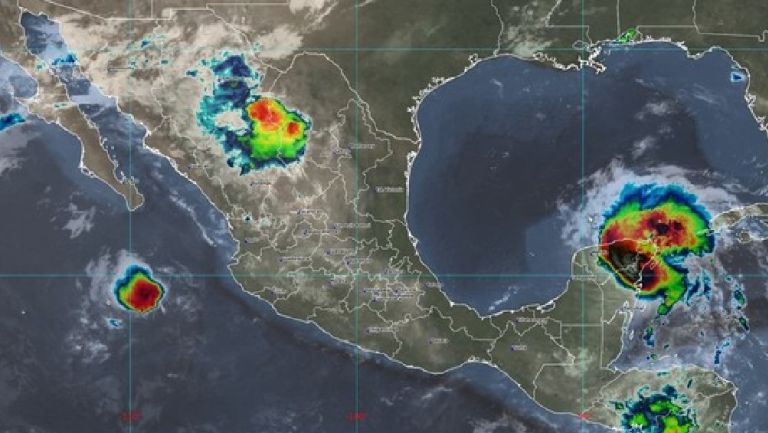 En las próximas horas se desplazará a 24 km/h rumbo a la península de Yucatán.