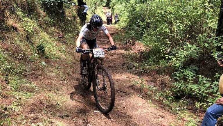 Rpdríguez en la bici de montaña