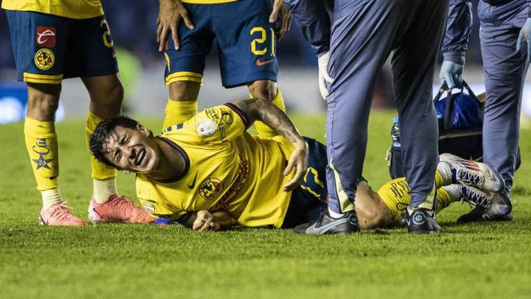 ¡Fuerte baja! Alejandro Zendejas sufrió lesión y se perderá los siguientes partidos de América