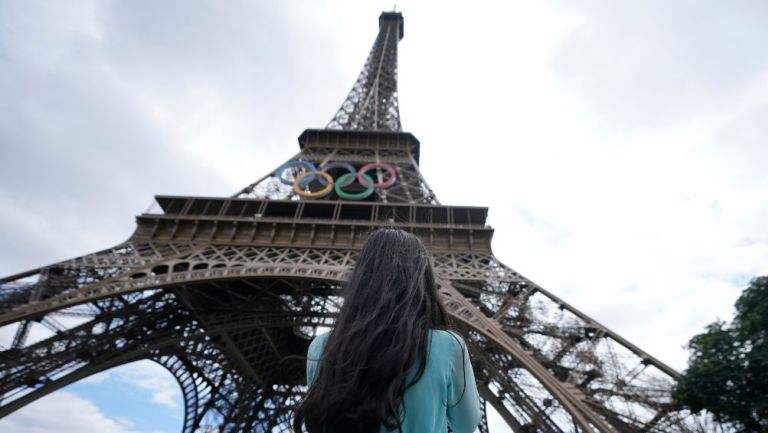 Buscarán que los aros olímpicos se queden en la Torre Eiffel