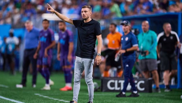 Martín Anselmi en el encuentro ante Charlotte FC