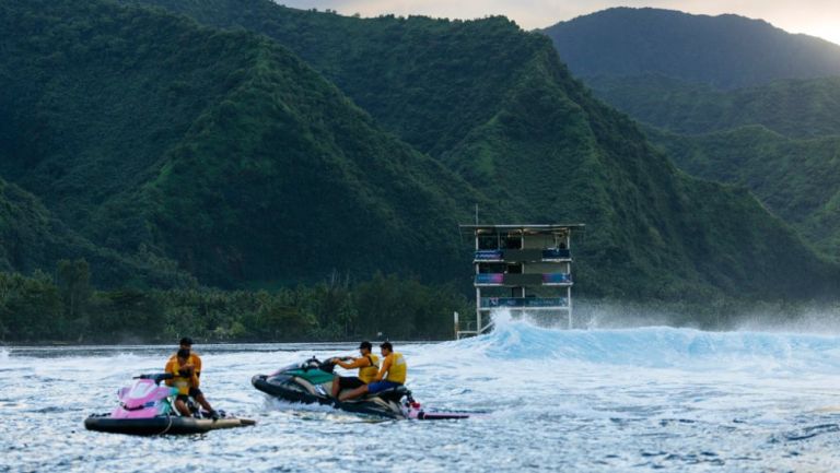 París 2024: Juez de surf es destituido por fotografía en redes sociales