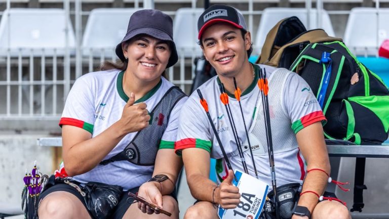 Ale Valencia y Matías Grande avanzan a Cuartos de Final en Tiro con Arco Mixto en París 2024