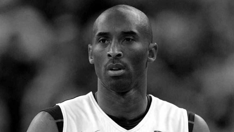 Subastan locker de Kobe Bryant en 2.9 millones de dólares