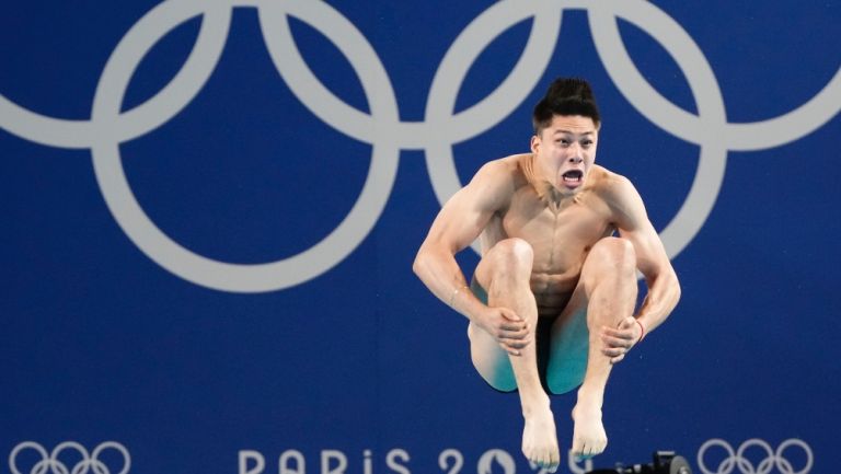 Osmar Olvera clasifica a las Semifinales de Clavados Trampolín 3m en París 2024