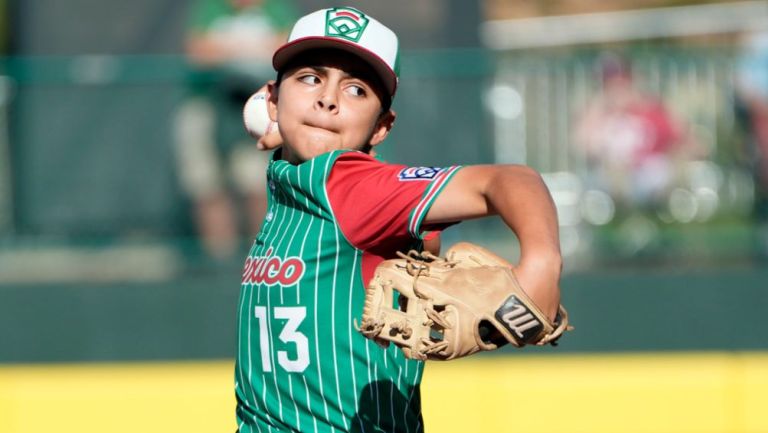 Equipo mexicano de Pequeñas Ligas dedicó participación a coach fallecido