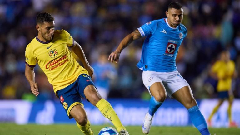 Cáceres durante el partido ante Cruz Azul