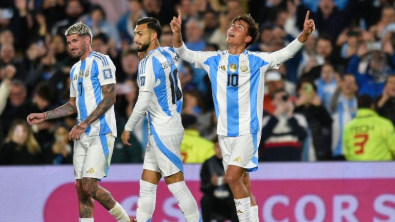 Selección de Argentina goleó 3-0 a Chile