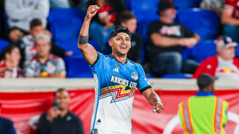 Pulido celebra su gol con el Sporting Kansas City