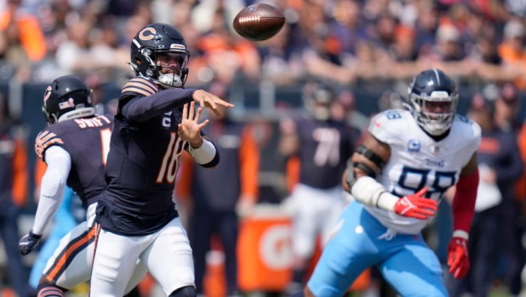 NFL: Caleb Williams sufre en su debut con los Bears, su defensiva lo rescata