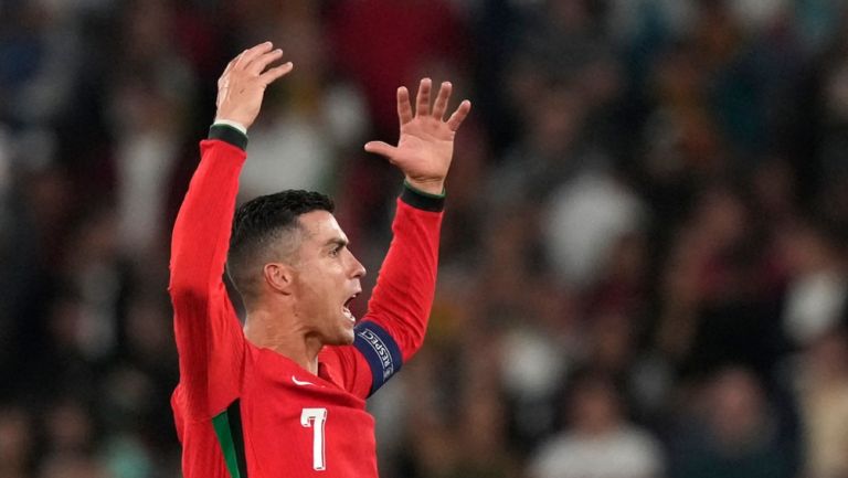 Cristiano Ronaldo anota en la victoria de Portugal 