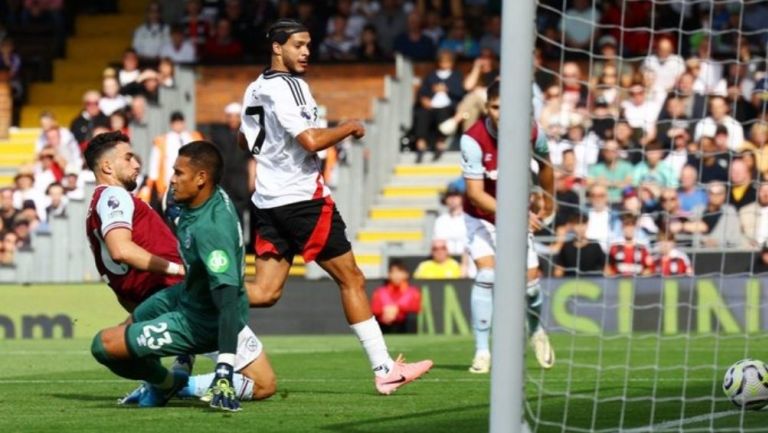 Con gol de Raúl Jiménez, Fulham vence al West Ham de Edson Álvarez