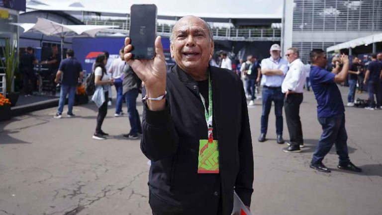 Antonio Pérez, padre de Checo Pérez, se mantiene en terapia intensiva