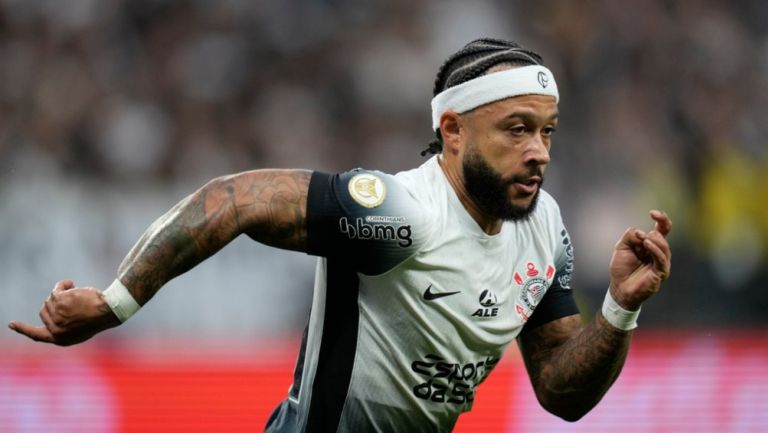 Memphis Depay hace su debut con Corinthians con victoria incluida