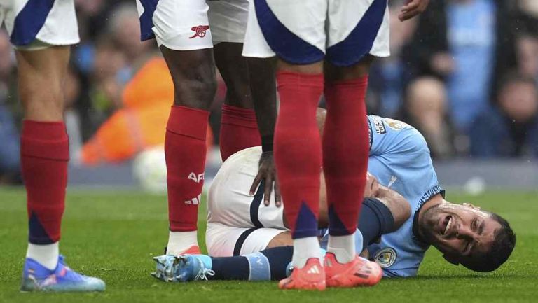 Rodri sale lesionado y en lágrimas durante el juego ante Arsenal