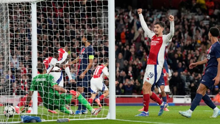 Arsenal gana y sigue invicto en Champions