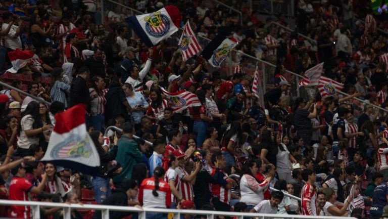 Afición de Chivas realizó caravana rumbo al Estadio Akron previo al Clásico Tapatío