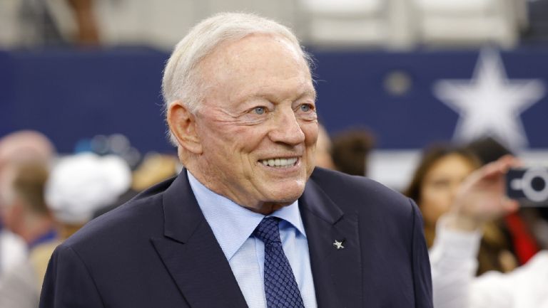 Jerry Jones respalda a Mike McCarthy, aunque admite que si lo despidiera no lo diría ante la prensa